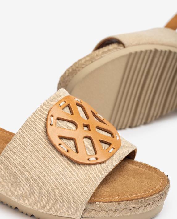 Unisa kvinnor brun jute sandal med monogram 06DT724