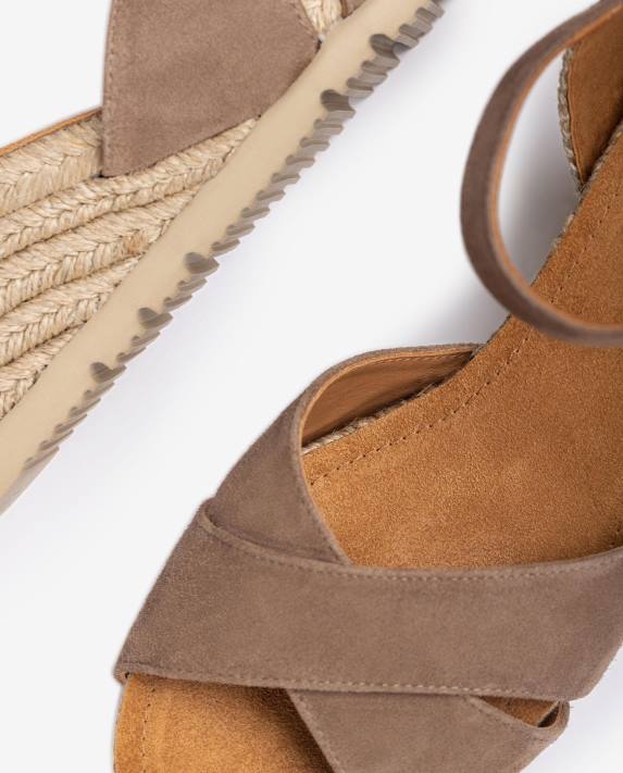 Unisa kvinnor brun sandal av jute med korsband 06DT776