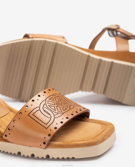 Unisa kvinnor brun sandal med dekorativa perforeringar på vampen 06DT292