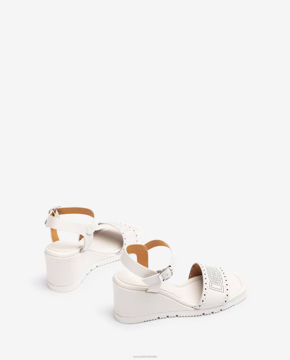 Unisa kvinnor vit sandal med dekorativa perforeringar på vampen 06DT293