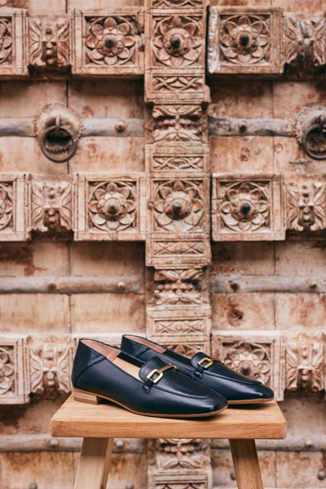 Unisa kvinnor svart loafers i läder med klädsel 06DT628