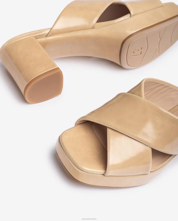 Unisa kvinnor mode sandal i remmar i glänsande läder 06DT823
