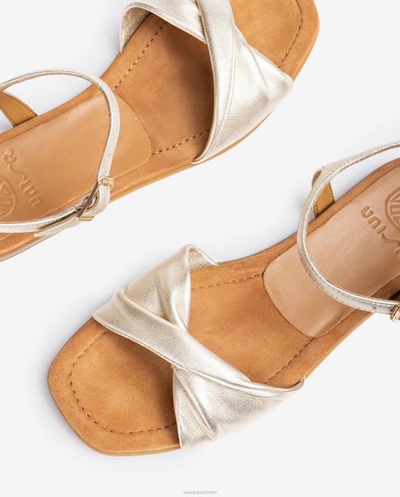 Unisa kvinnor mode sandal med en quiltad vamp 06DT43