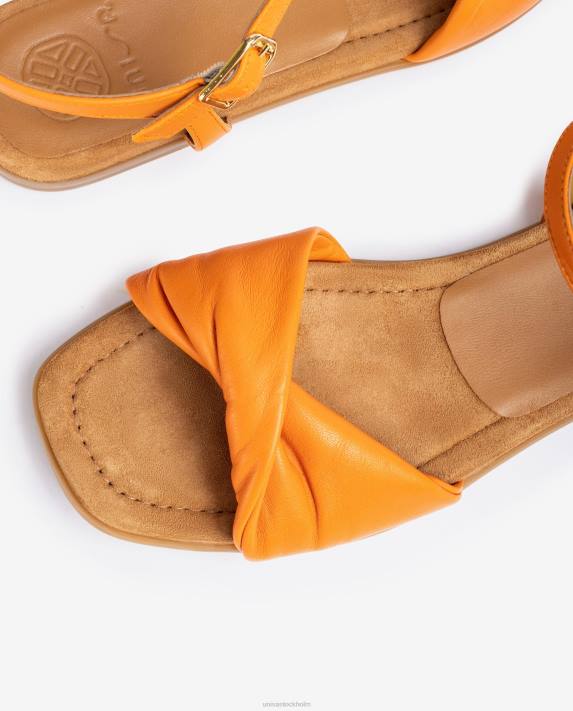 Unisa kvinnor orange sandal med en quiltad vamp 06DT78