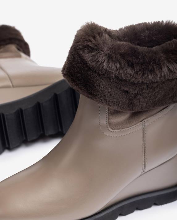 Unisa kvinnor brun ankelkänga med kil och varmt foder 06DT963